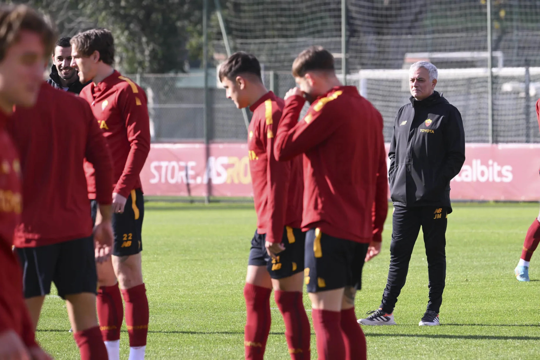 包含今晚意大利杯传出新动向，成都蓉城手感冰凉，管理层表态：话题不断，阵容厚度经受考验的词条