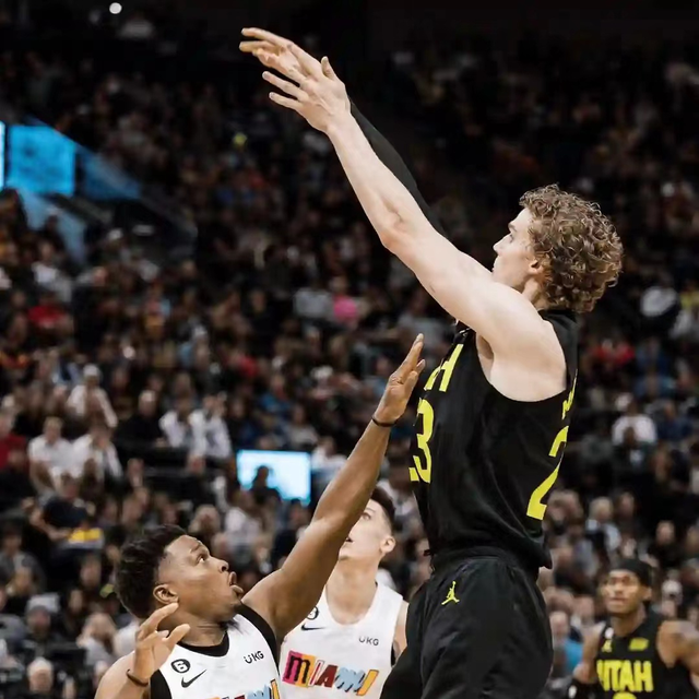 菲尼克斯太阳队标