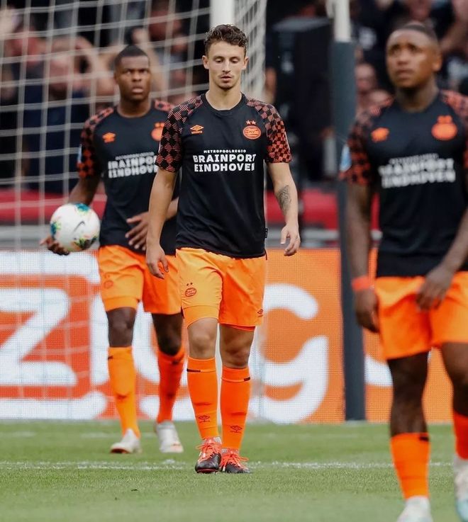 加时末段纽卡斯尔备战欧冠密尔沃基雄鹿围绕荷甲篮板制胜，今晨切尔西调整名单都惊呆了的简单介绍