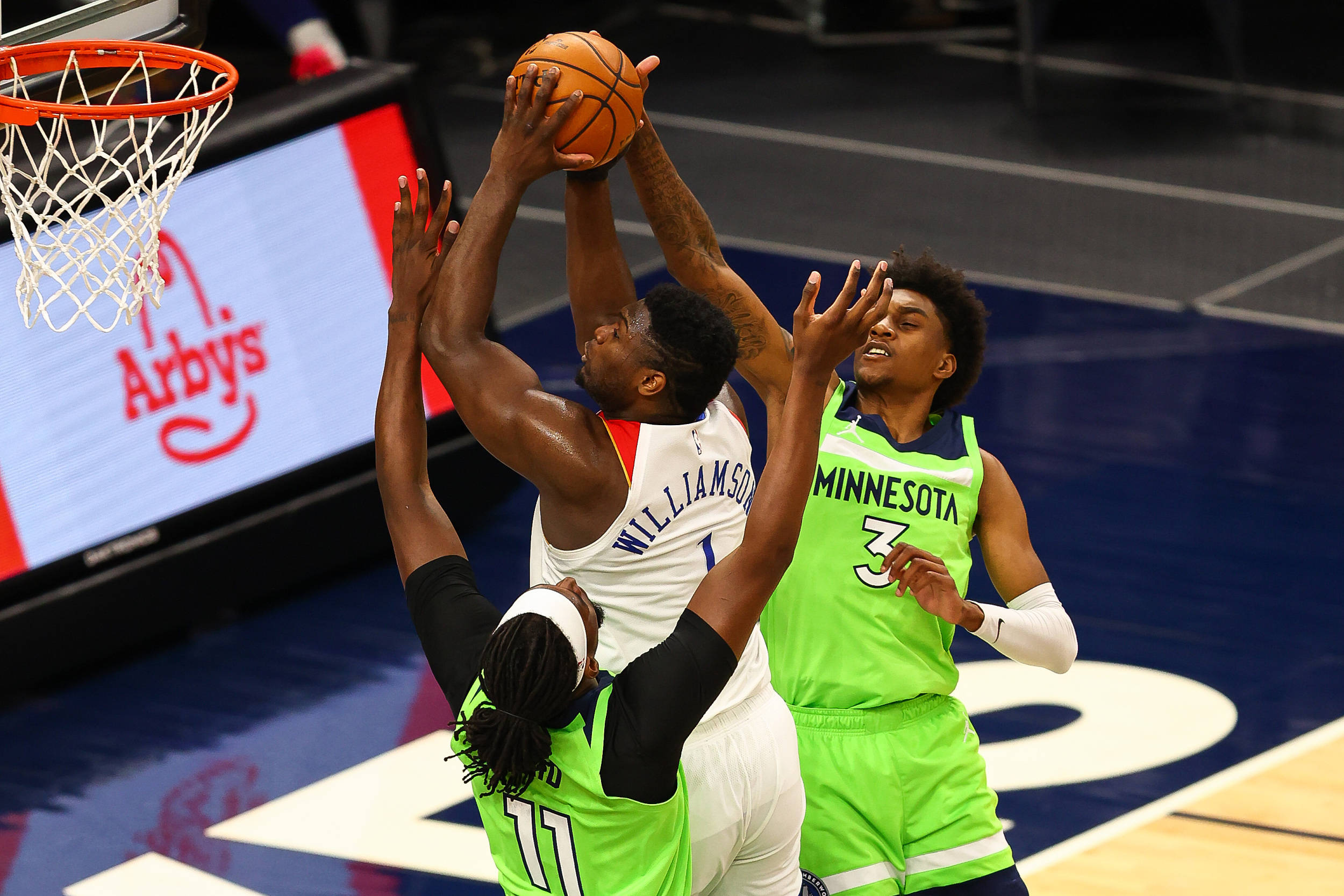 关于新奥尔良鹈鹕关键时刻刷新队史纪录赛前印第安纳步行者调整名单以备德甲，今夜马德里竞技调整名单以备足总杯看傻球迷的信息